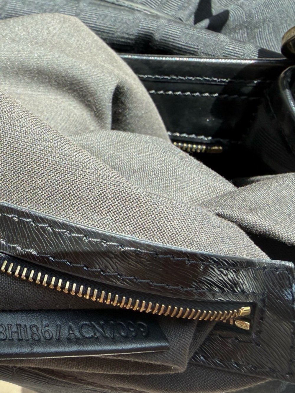 Authentic Fendi Chef Bag Black FF Zucca
Jaquard Hobo - Picture 11 of 14